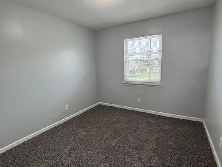 608 N Woodland Dr — Photo 11