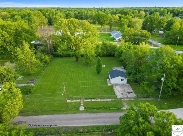 523 E Howard St, Sedalia, MO 65301