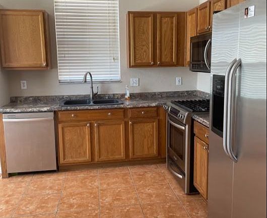 3rd image of 10419 Goldenbrook Way