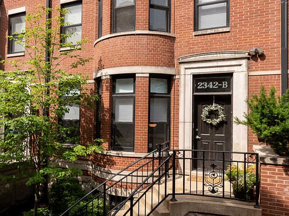 3rd image of 2342 W Wabansia Ave #B