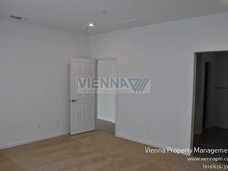 101 Chesapeake Ct — Photo 16