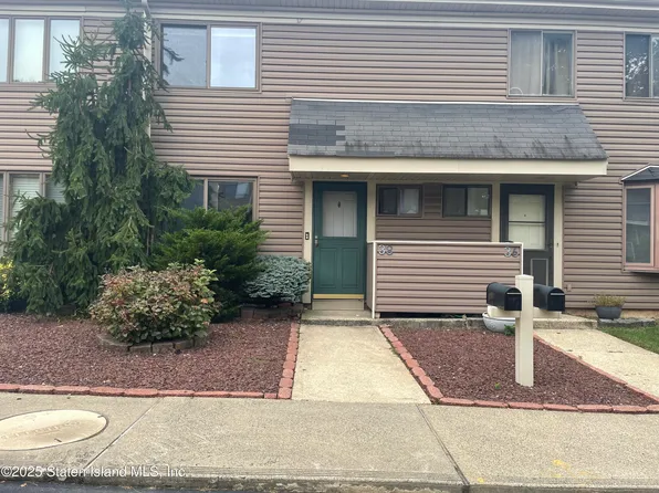 38 Cypress Loop, Staten Island, NY 10309