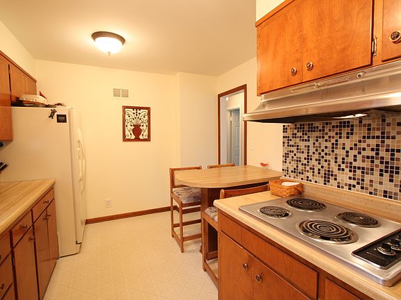 5th image of 3801 NE Park Dr