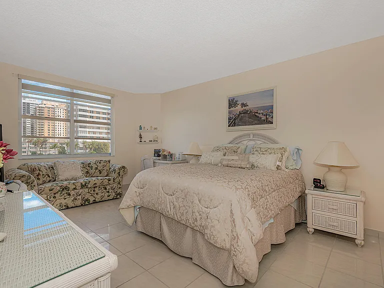 1980 S Ocean Dr #3P — Photo 1