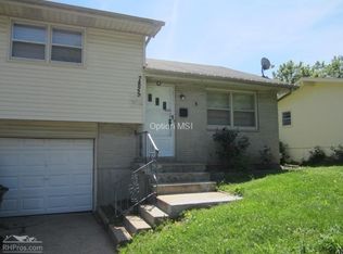 7825 England Dr, Overland Park, KS 66204