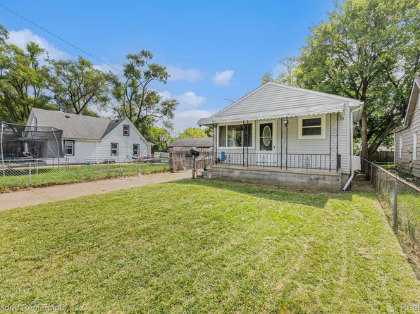 6784 Chalmers Ave, Warren, MI 48091