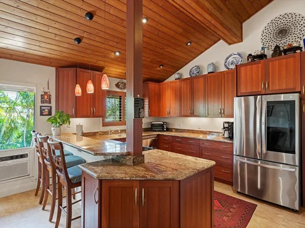 15 Kulanihakoi St APT 17E, Kihei, HI 96753
