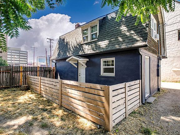 3rd image of 1315 W Jefferson St #8