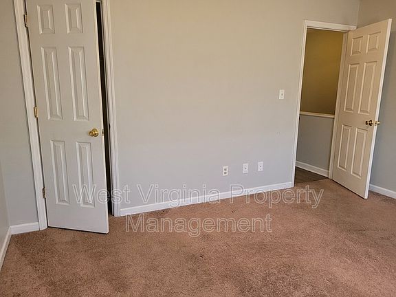3rd image of 581 Prosperity Rd APT 212