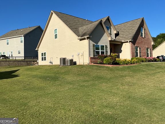 2nd image of 17 Camden Lake Way