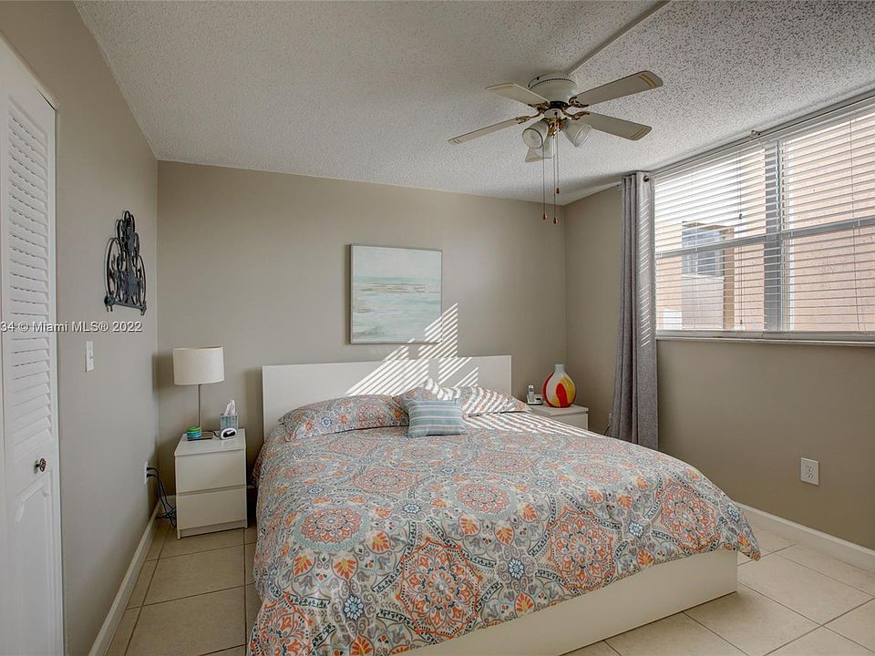 1st image of 2800 Somerset Dr APT 210J