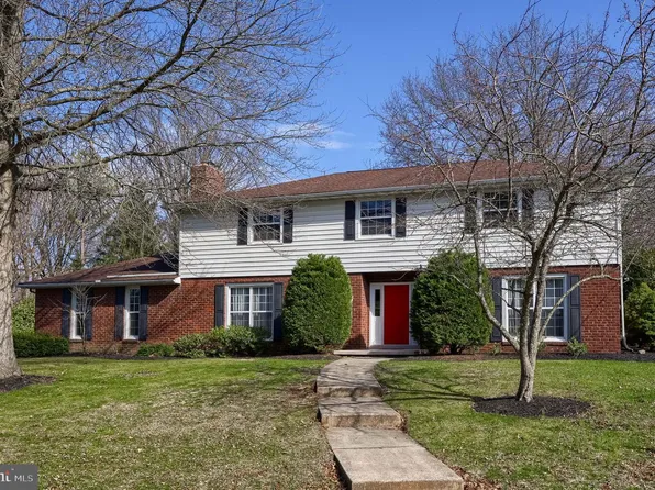 2245 Sutton Rd, York, PA 17403