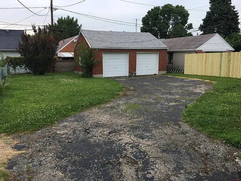 2 car detached garage