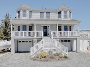 255 W 15th St, Ship Bottom, NJ 08008