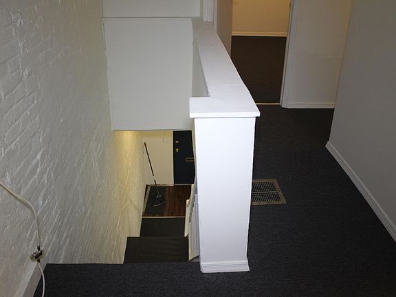 3rd image of 1012 N Lovegrove St #A