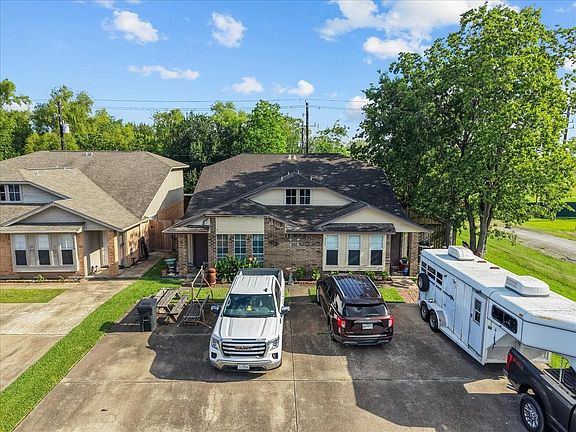 4th image of 6602 Tamar Dr #A-b