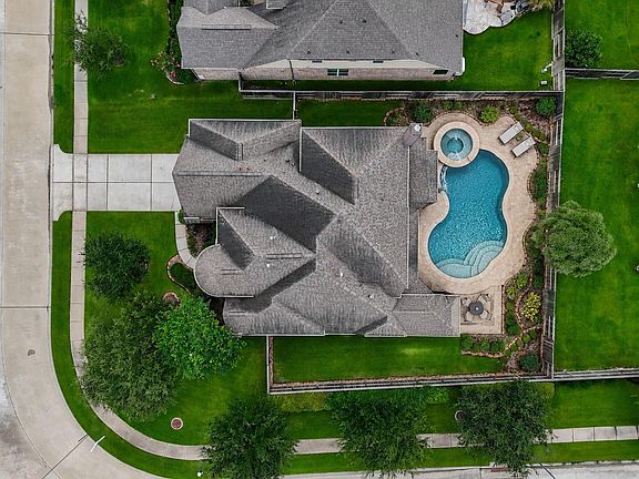 5th image of 13515 Ambler Springs Dr