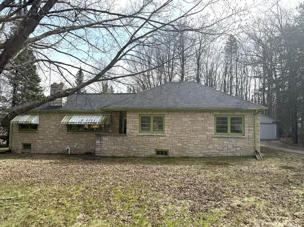 7892 Old 101 Rd, Armstrong Creek, WI 54103