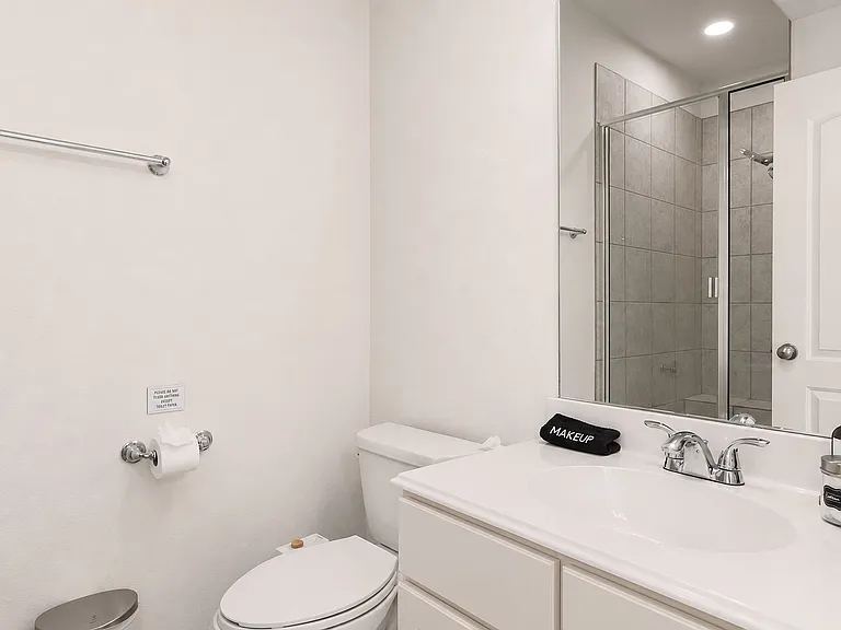 1115 Kinney Ave #19 — Photo 23
