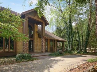 25911 E 99th St, Lees Summit, MO 64086