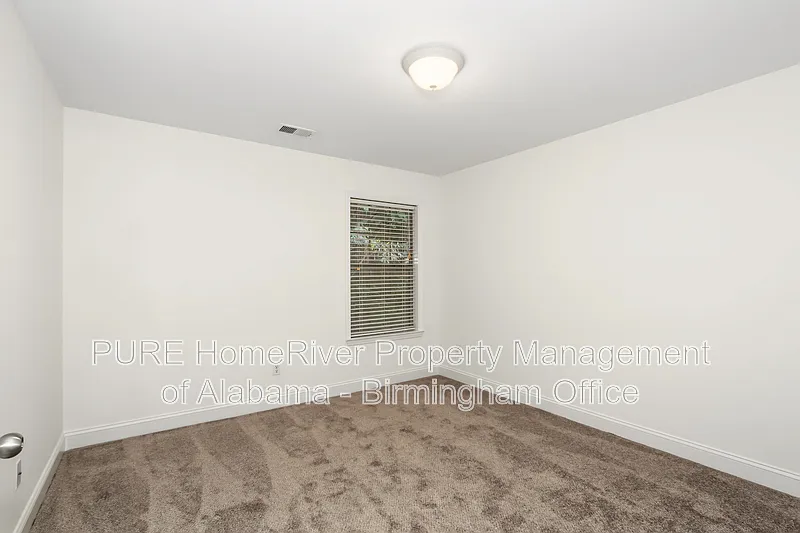3 bed, 3.0 bath, 1672 sqft, $1,900 — Photo 2