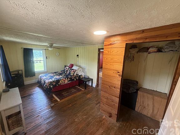 5th image of 341 Lake Rd