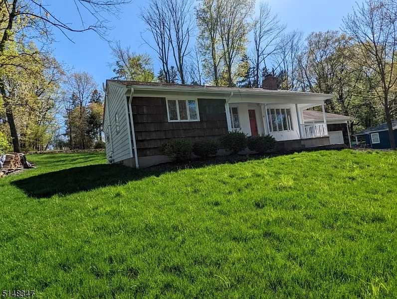3 bed, 1.5 bath, 1327 sqft, $3,500 — Photo 4