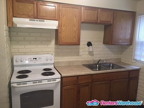 2nd image of 10420 Ashbrook Dr