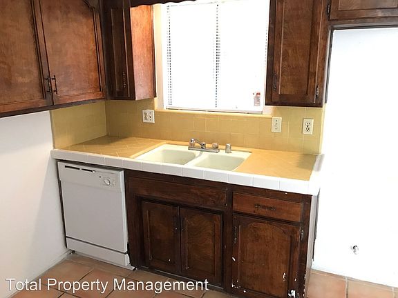 3rd image of 3041 W Caldwell Ave APT B