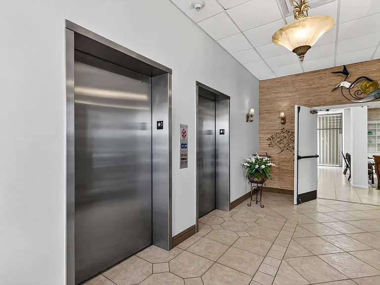 5061 N Highway A1A #303 — Photo 35