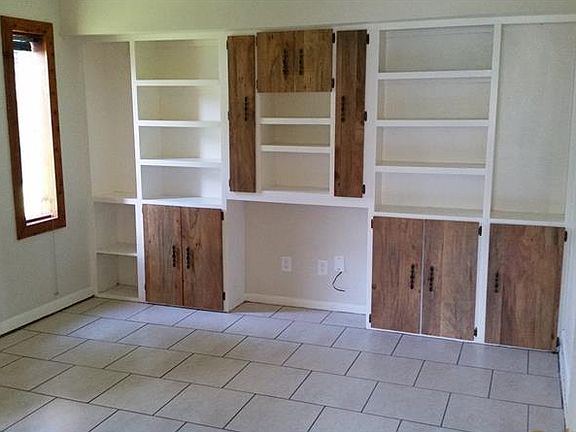 5th image of 2911 Woodcrest Ln
