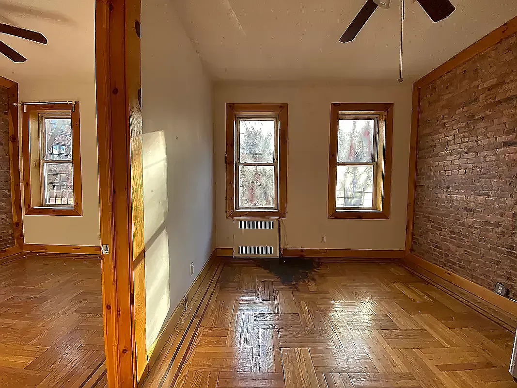 Building Photo - 361 S 4th St #3B