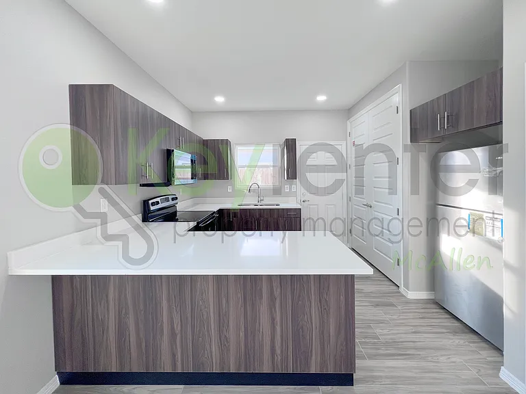 4104 Walnut Ave #4 — Photo 8