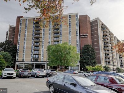6800 Fleetwood Rd APT 812, Mc Lean, VA, 22101