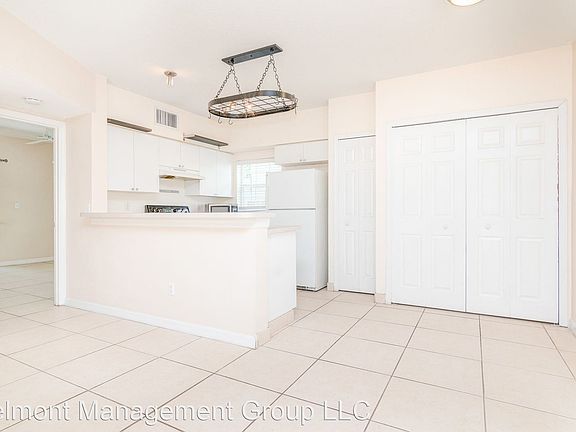 5th image of 2809 E Washington St