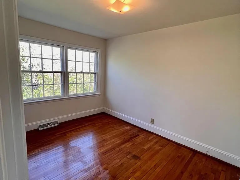 243 Poindexter Dr — Photo 9