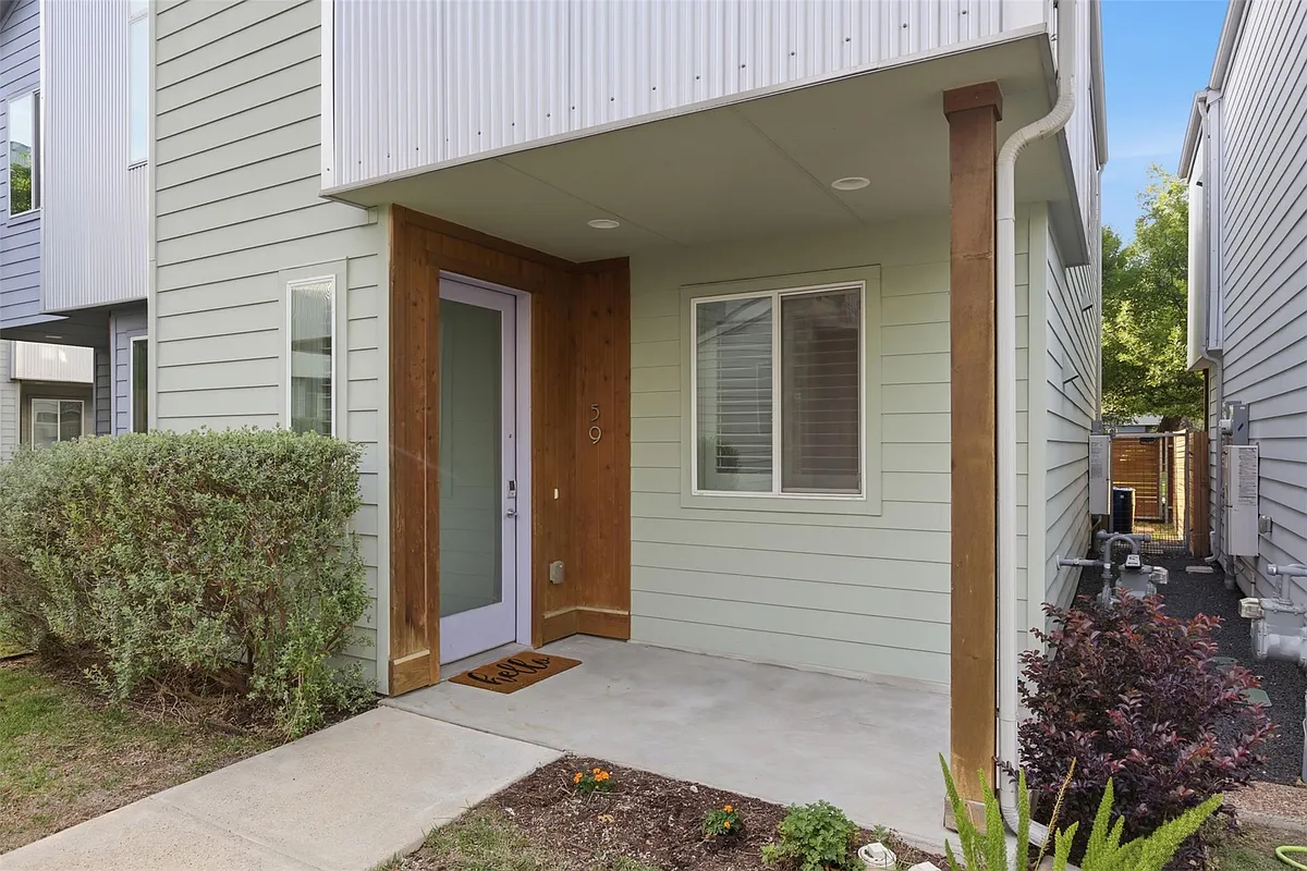 Building Photo - 801 N Bluff Dr #59