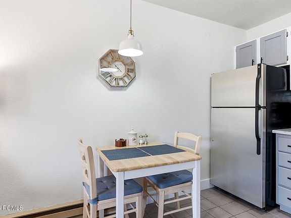 4th image of 1940 Prospector Ave #305
