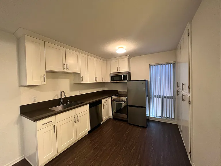 11853 Kling St — Photo 31