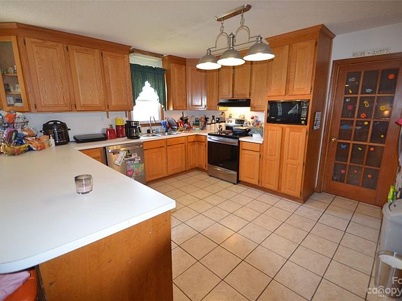 5th image of 505 E I St