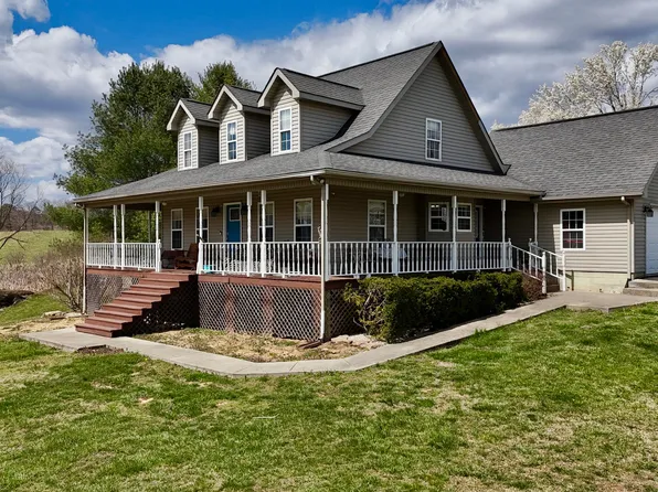 35 Fox Trail Rd, Manchester, KY 40962