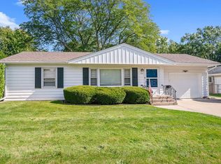 1111 Winthrop Ln, Rockford, IL 61107