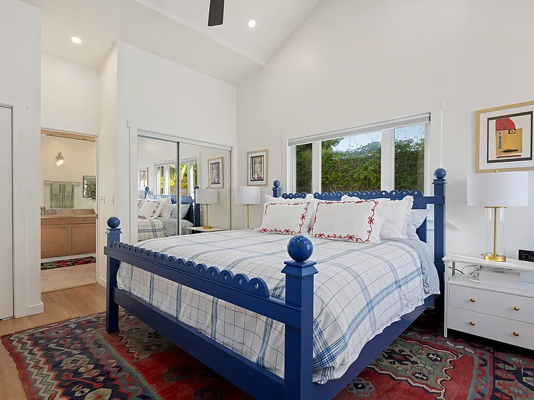 1093 Holly Ave — Photo 14
