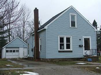 1st image of 629 Fuller St