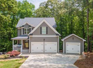 46 Longview Dr, Dawsonville, GA 30534