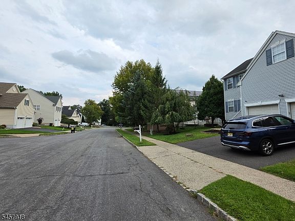 3rd image of 36 Wexford Way