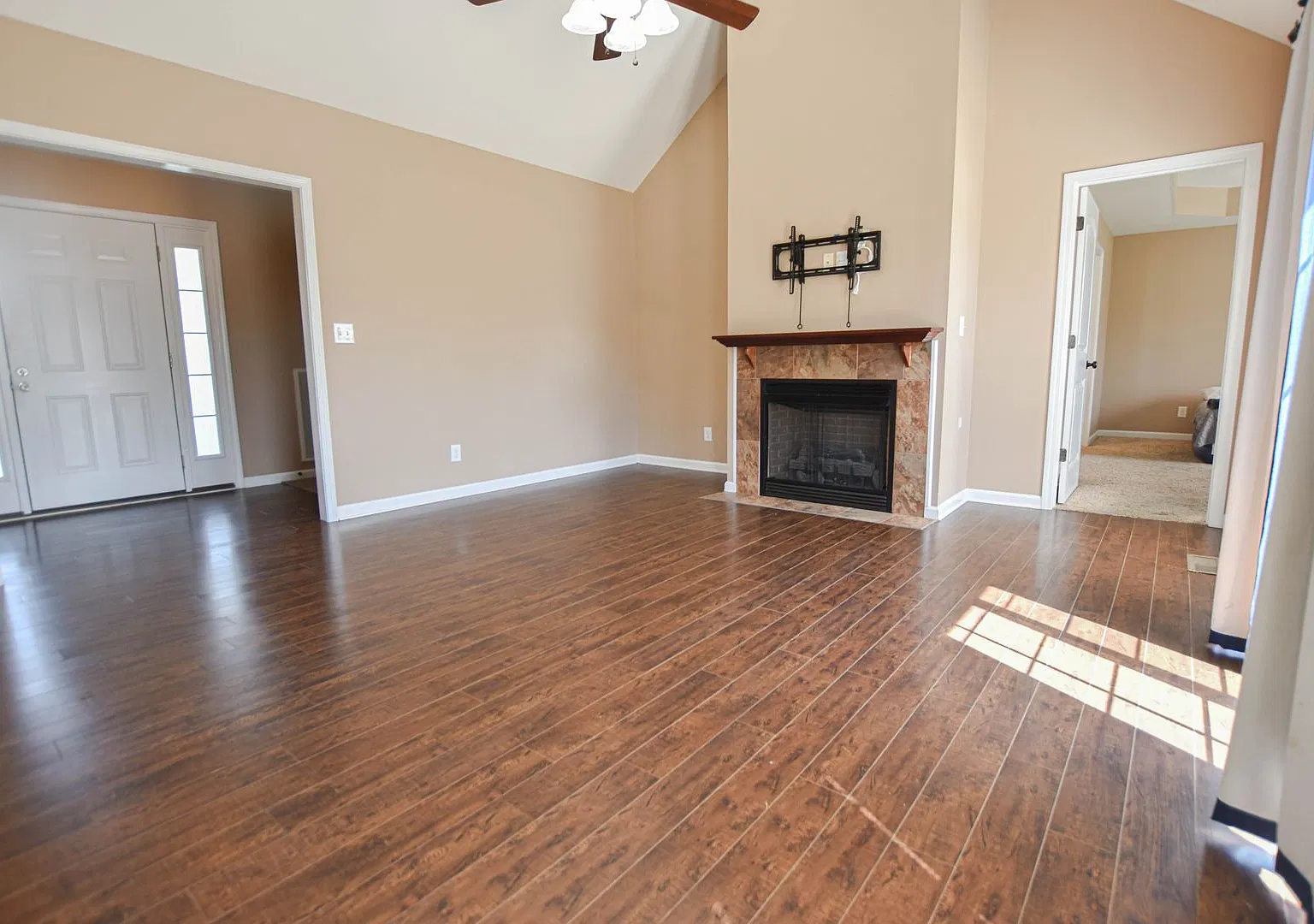 Pet Friendly Three Bedroom! — Photo 2