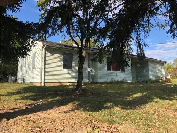 904 E Market St, Cadiz, OH 43907