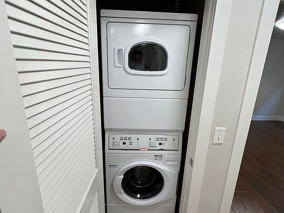 5th image of 1007 Brown Ave APT 1
