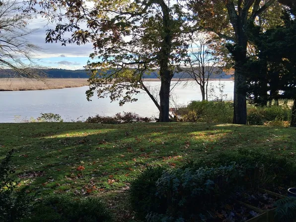 85 River Road APT B7, Essex, CT 06426